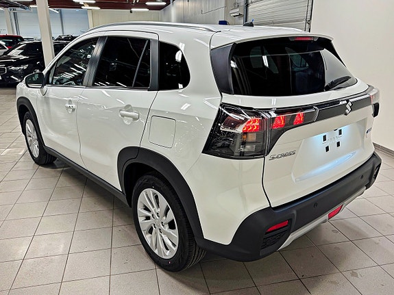 Suzuki S-Cross 7 of 7