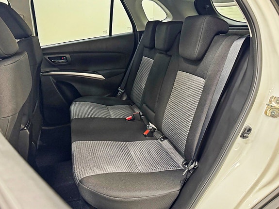 Suzuki S-Cross 5 of 5