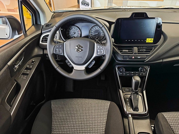 Suzuki S-Cross 2 of 5