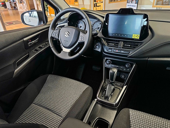 Suzuki S-Cross 3 of 5