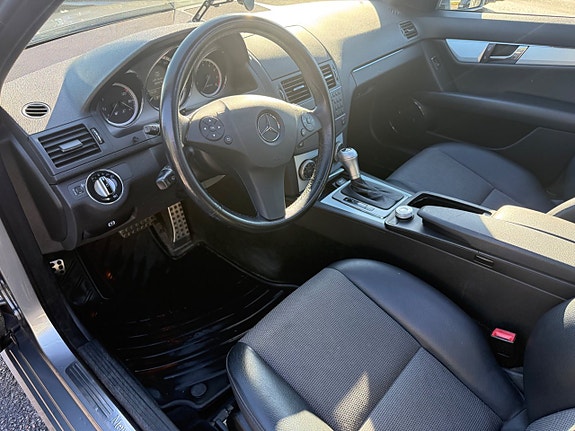 Mercedes-Benz C180 9 of 19