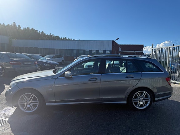 Mercedes-Benz C180 4 of 5