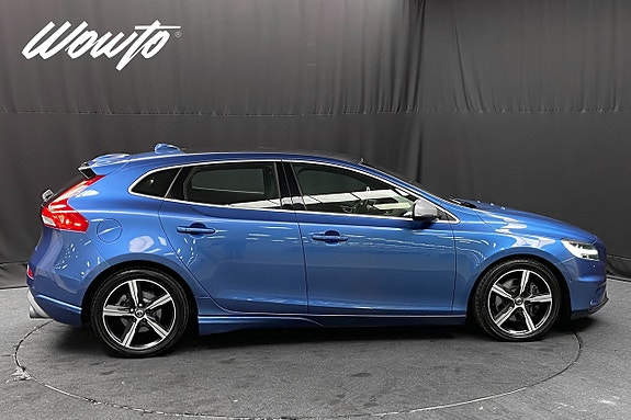 Volvo V40 3 of 5