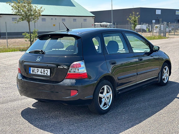 Honda Civic 4 of 5