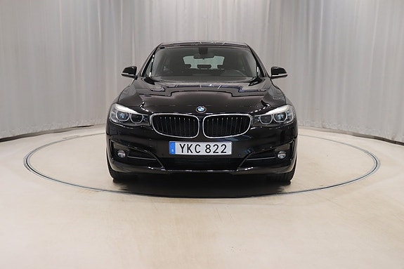 BMW 320 2 of 10