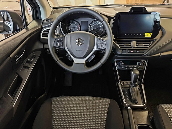 Suzuki S-Cross 2 of 5