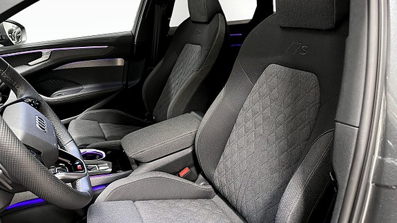 Audi A6 8 of 17