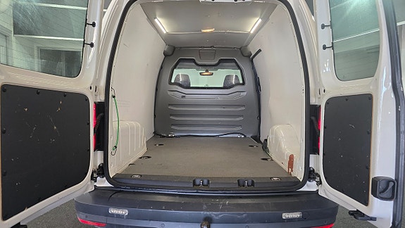 Volkswagen Caddy Maxi 13 of 23