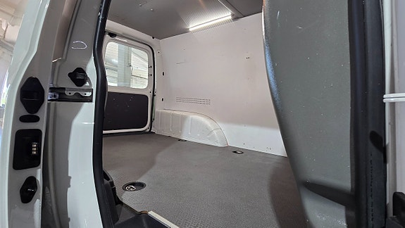 Volkswagen Caddy Maxi 14 of 23