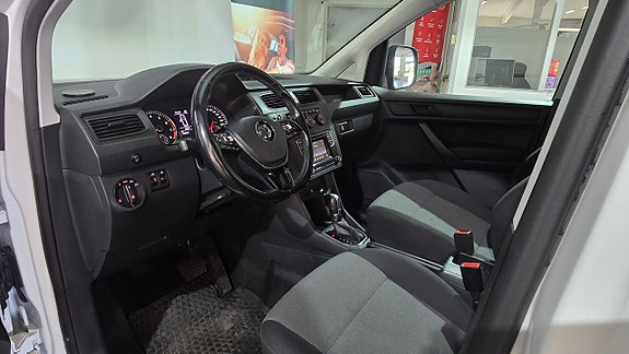 Volkswagen Caddy Maxi 16 of 23