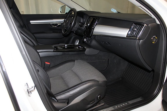 Volvo V90 18 of 30