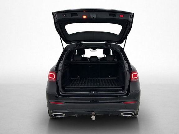 Mercedes-Benz GLC300 e 30 of 30