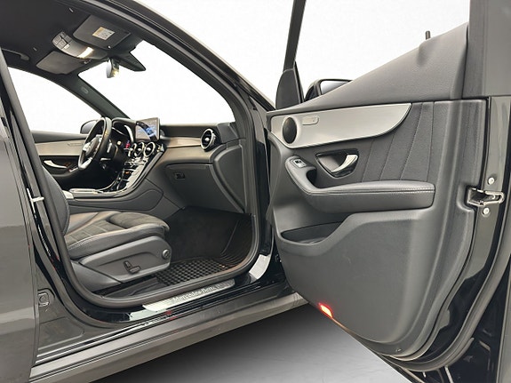 Mercedes-Benz GLC300 e 27 of 30