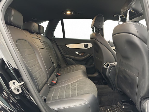 Mercedes-Benz GLC300 e 29 of 30