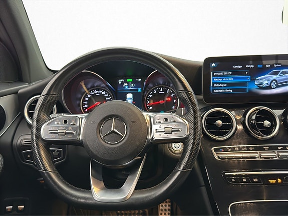 Mercedes-Benz GLC300 e 14 of 30