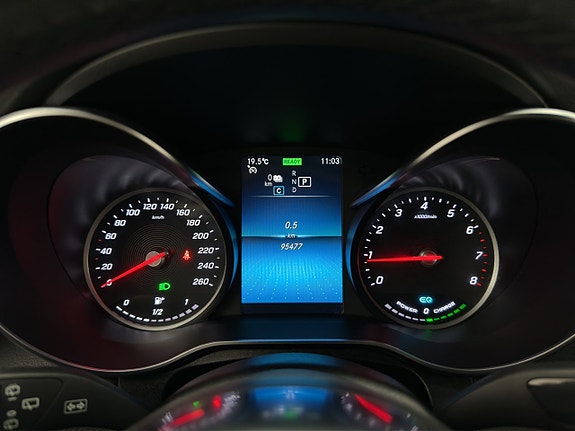 Mercedes-Benz GLC300 e 18 of 30