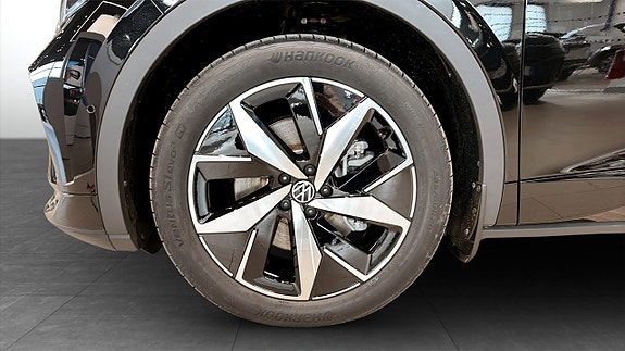 Volkswagen ID.4 GTX 6 of 12