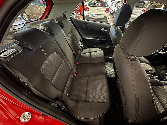 Kia Picanto 6 of 12