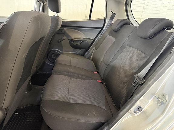 Kia Picanto 8 of 13