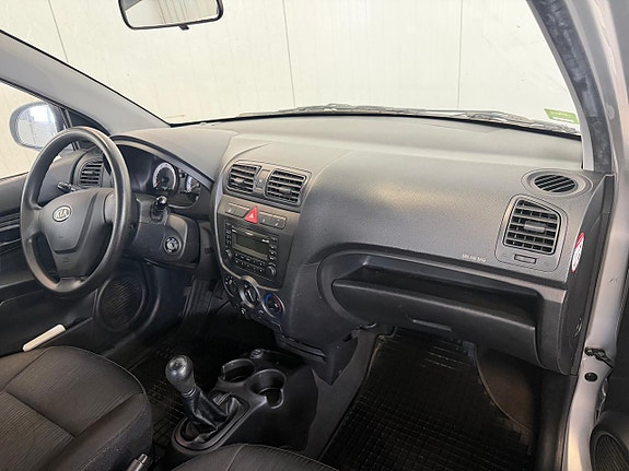 Kia Picanto 11 of 13