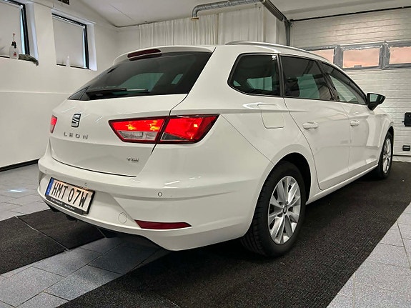 Seat Leon 2 of 19