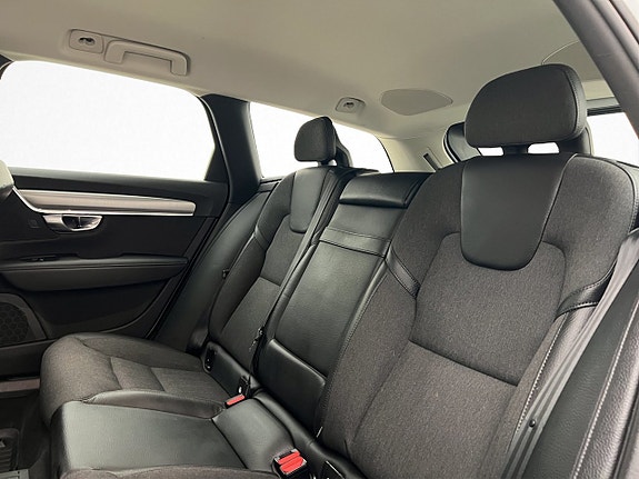 Volvo V90 26 of 30