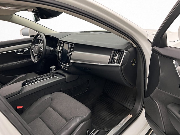 Volvo V90 28 of 30