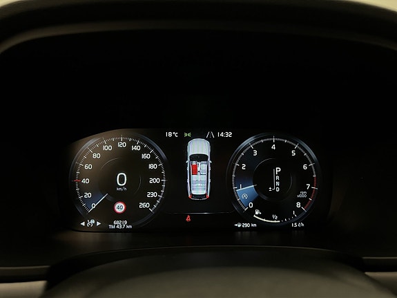 Volvo V90 13 of 30