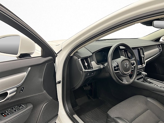 Volvo V90 10 of 30