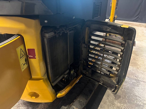 Komatsu PC16r - BREDDBAR / HYDRAULISKT REDSKAPSFÄSTE 10 of 11