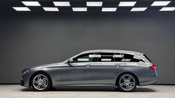 Mercedes-Benz E220 5 of 5
