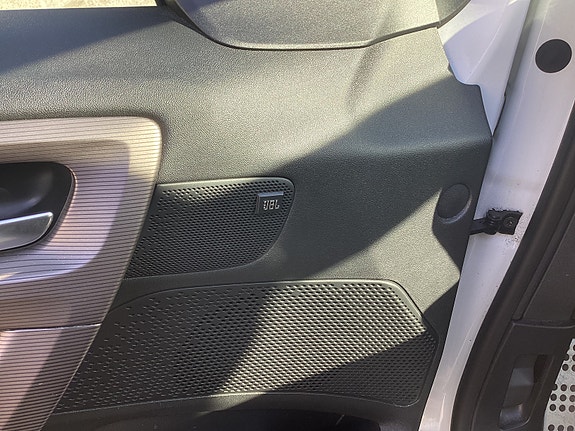 Peugeot 2008 3 of 5