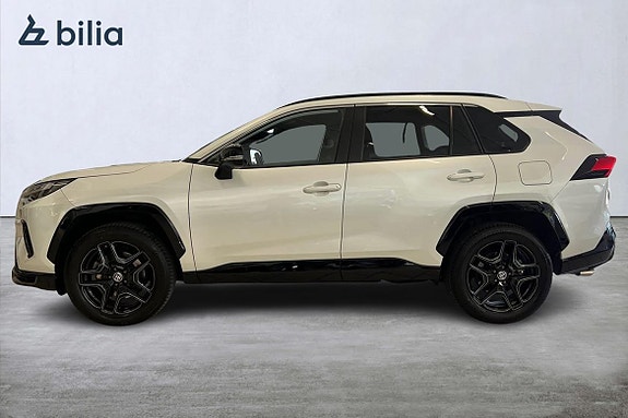 Toyota RAV4 3 of 25