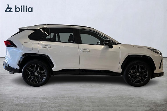 Toyota RAV4 16 of 25