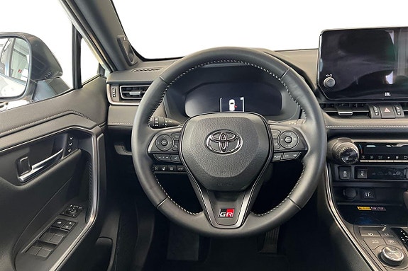 Toyota RAV4 9 of 25