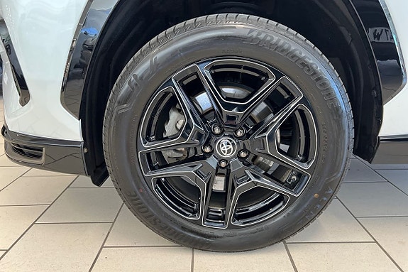 Toyota RAV4 15 of 25