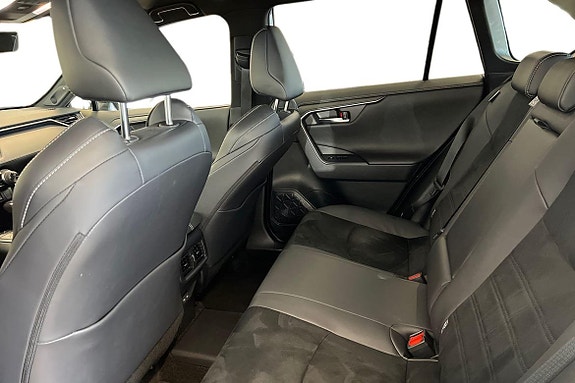 Toyota RAV4 11 of 25