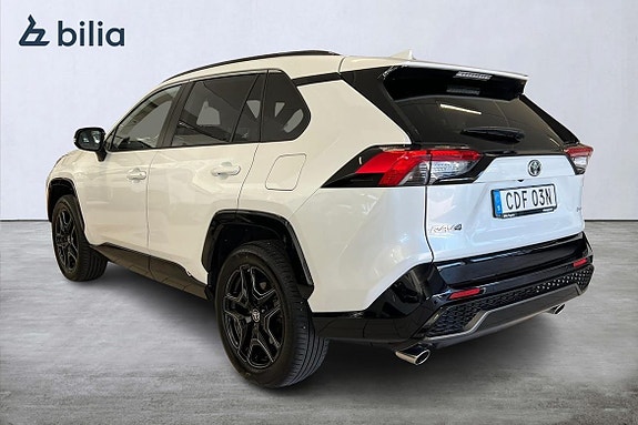 Toyota RAV4 2 of 25