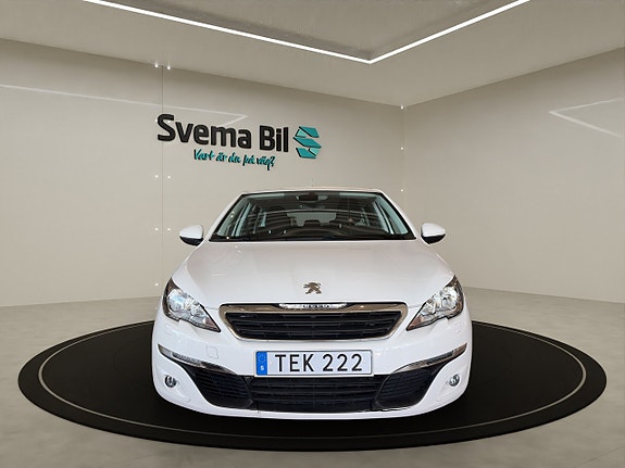 Peugeot 308 SW 2 of 5