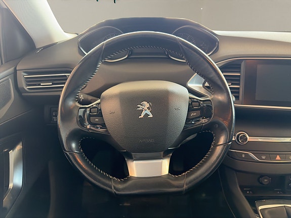 Peugeot 308 SW 10 of 14