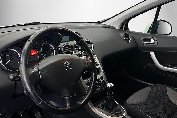 Peugeot 308 SW 4 of 5
