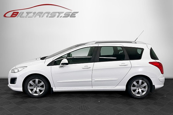 Peugeot 308 SW 2 of 5