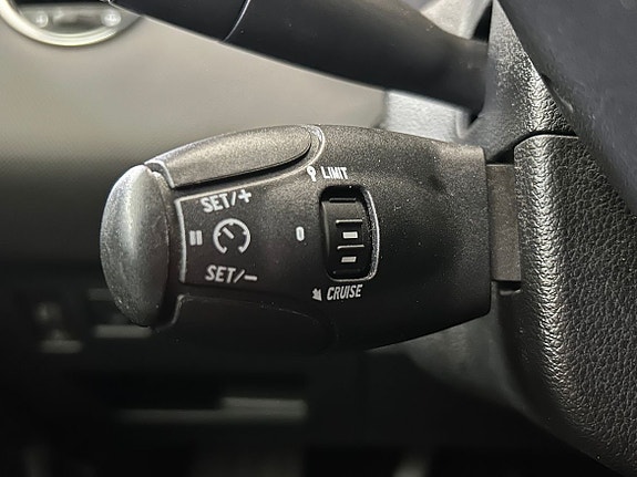 Peugeot 308 SW 10 of 13