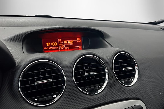 Peugeot 308 SW 9 of 13