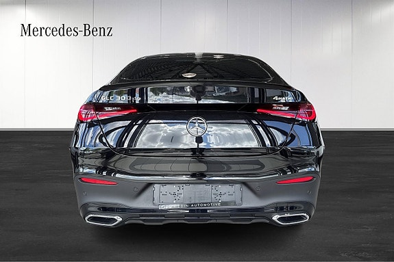 Mercedes-Benz GLC300 de 4 of 5