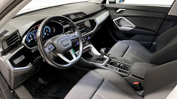 Audi Q3 7 of 13