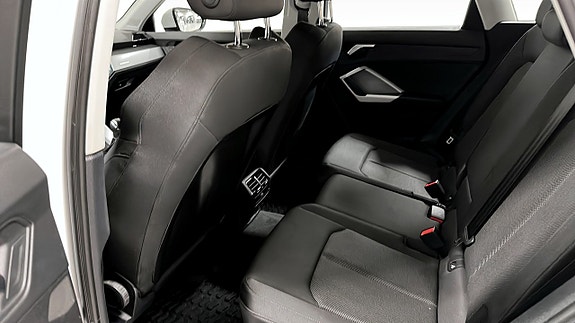 Audi Q3 12 of 13