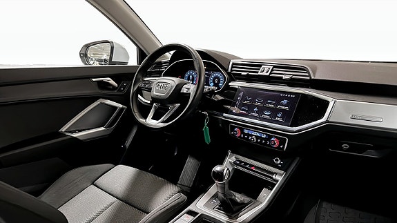 Audi Q3 11 of 13