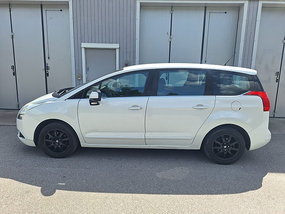 Peugeot 5008 4 of 5