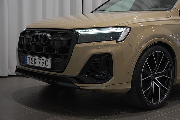 Audi SQ7 2 of 5